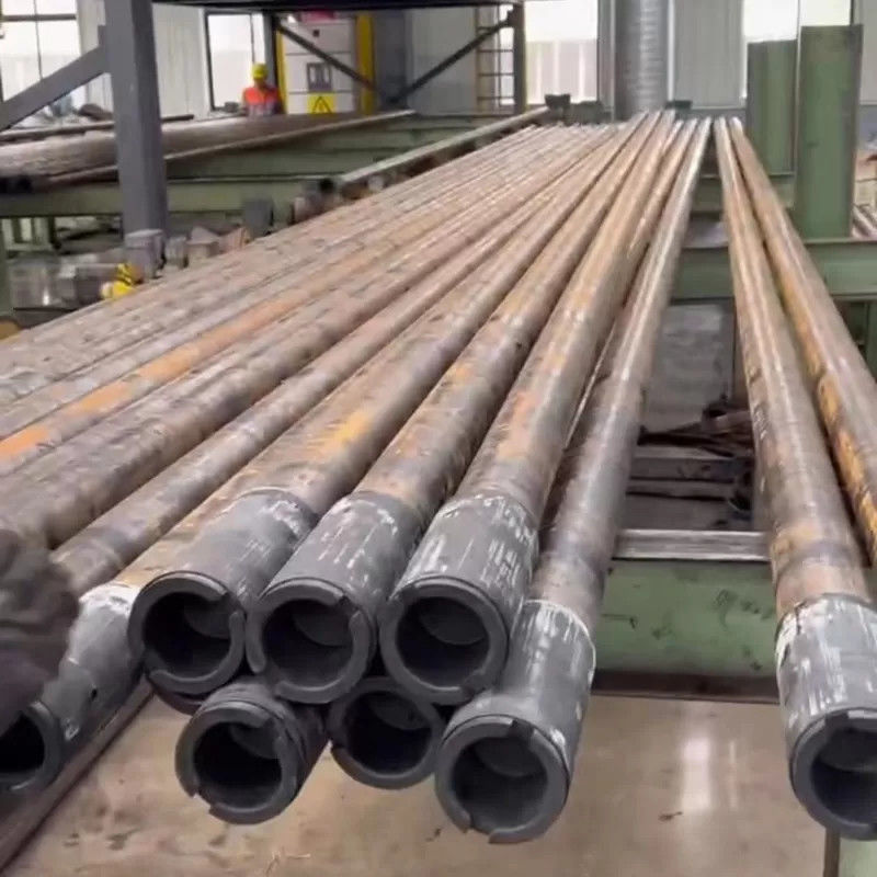 معايير API 5CT 13-3/8 STC المطاط الساخن N80 L80 أنابيب النفط من الفولاذ الكربوني والغلاف مع التوصيل للحفر