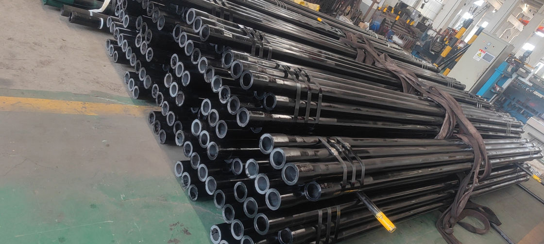 2-3/8~20 أنابيب الغلاف والأنابيب لاستكشاف النفط والغاز على الأرض والبحر مع شهادة API 5CT